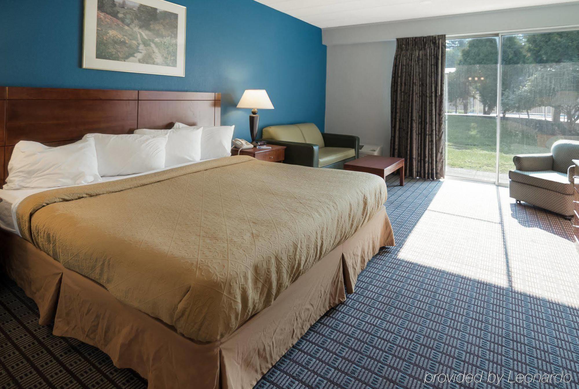 Rodeway Inn กรีนฟิลด์ ภายนอก รูปภาพ
