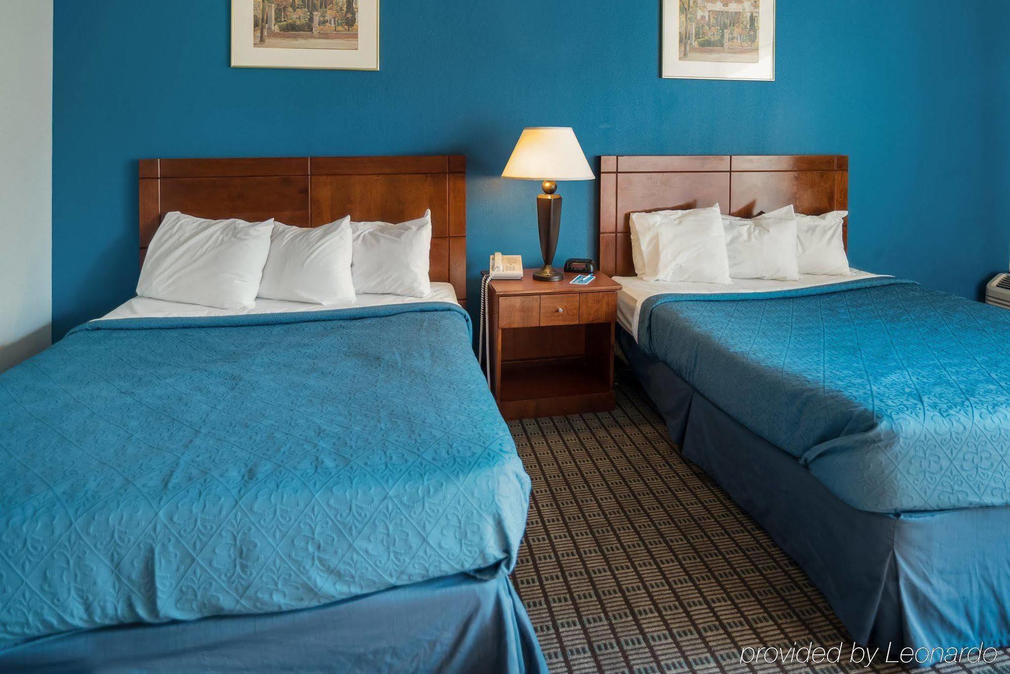 Rodeway Inn กรีนฟิลด์ ภายนอก รูปภาพ